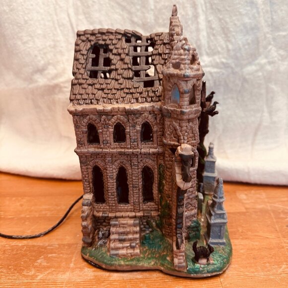 Lemax Spooky Town Halloween Village - Lighted GOTHIC RUINS - In Box Item# 65342 - Picture 2 of 4